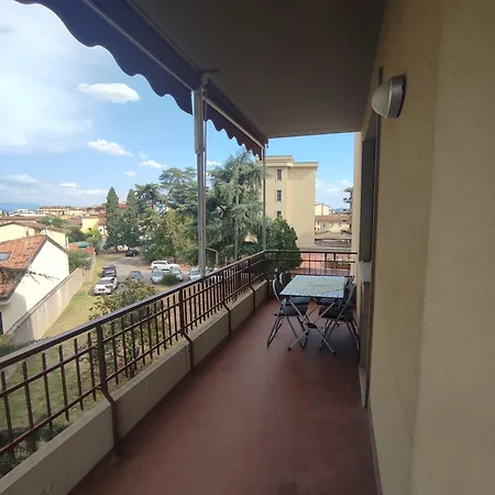 Quiet And Comfortable House With Easy Parking *