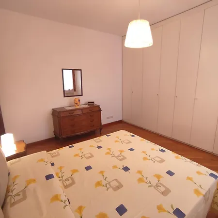 Quiet And Comfortable House With Easy Parking Apartment *