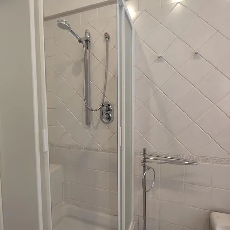 Quiet And Comfortable House With Easy Parking Apartment